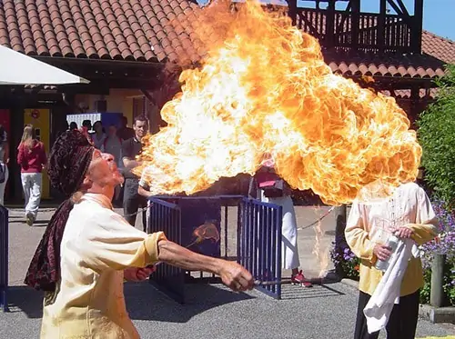 Animation cracheur de feu