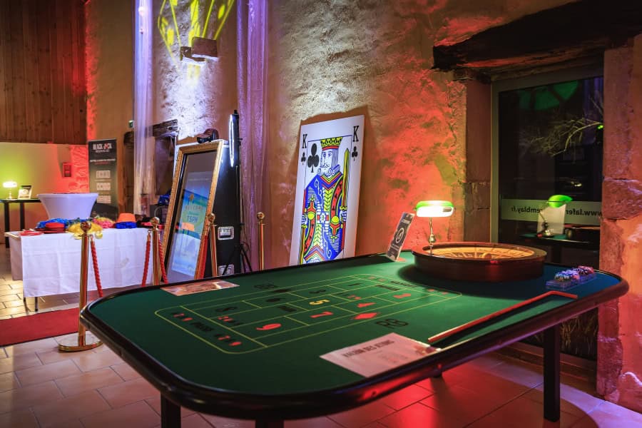 organisation-soiree-casino-factice-entreprise-team-building Organisation soirée casino factice pour entreprise team building Lyon