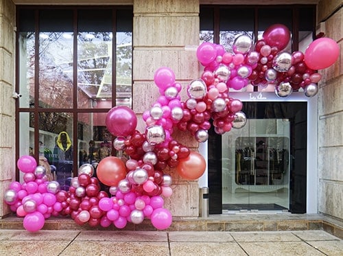 Décoration arche de ballons rose rouge argent