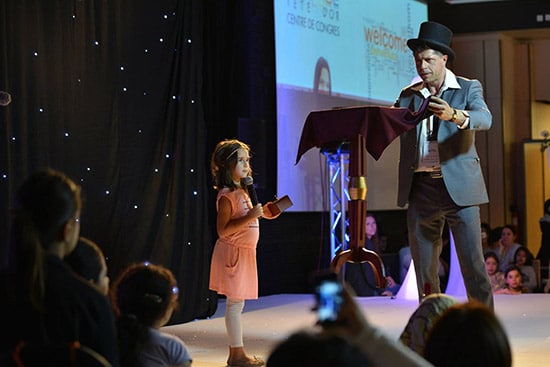 Magicien table volante lyon