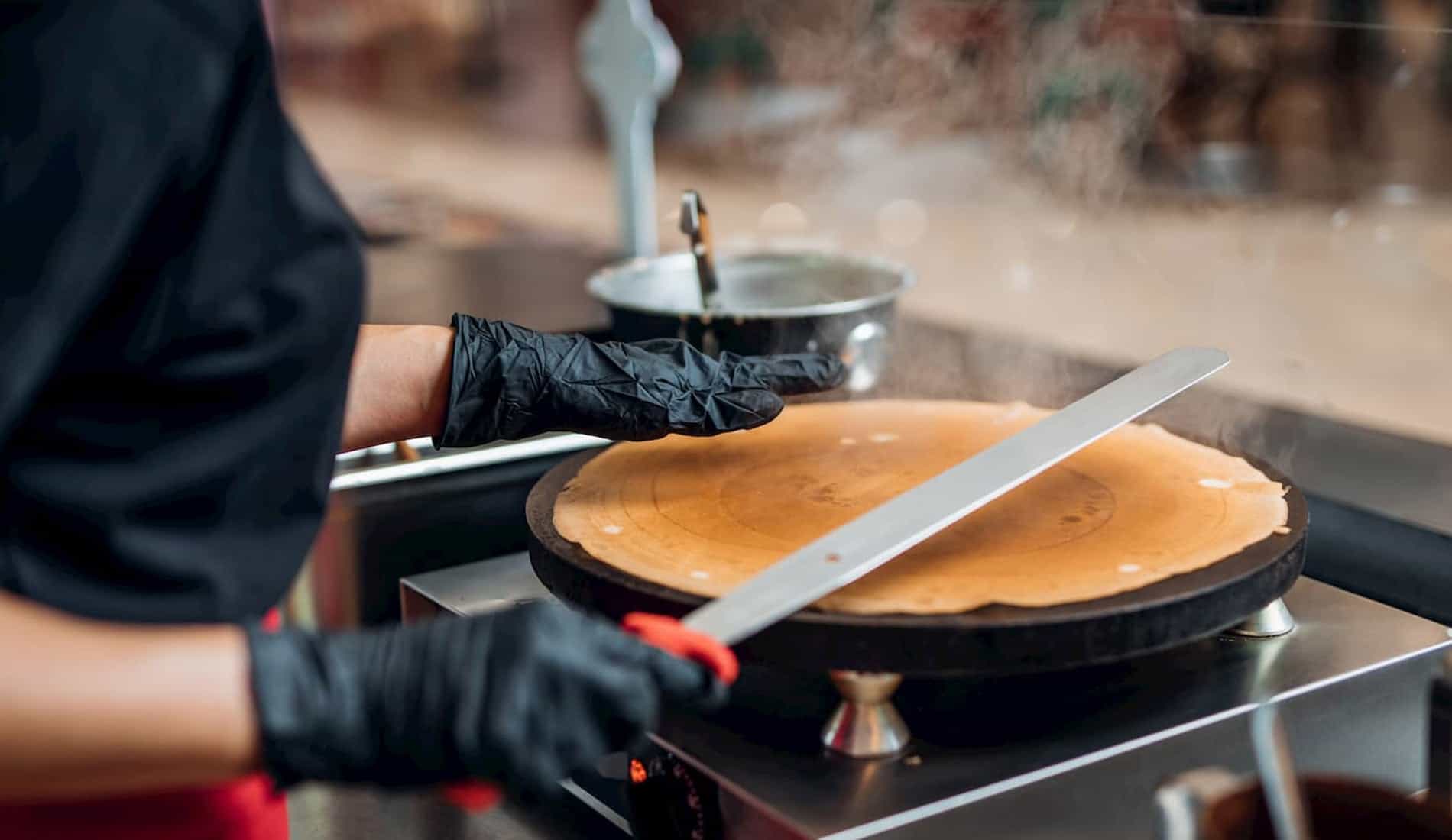 Animation chandeleur pour gouter d'entreprise à Lyon