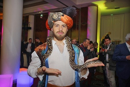 montreur-de-serpent-animation-d-entreprise Montreur de serpent animation d'entreprise