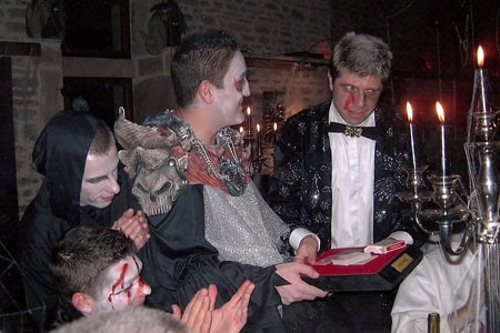 magicien-soiree-halloween-lyon-min Magicien soirée entreprise halloween