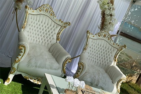 trone-blanc-dore-location-lyon Trône blanc et doré à la location sur Lyon